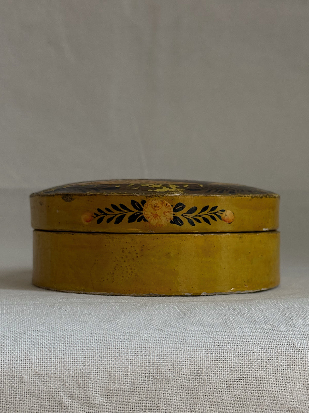 Antique Japanese Hand-Painted Papier-Mâché Box